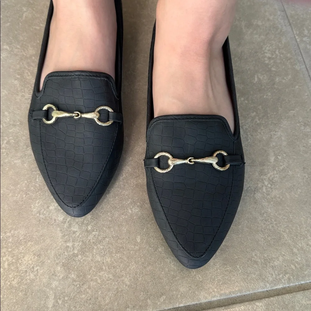 Kensie Black Textured Gabrielle Loafers w/ Gold Detail, Size 8, New Without Tags - Picture 4 of 8